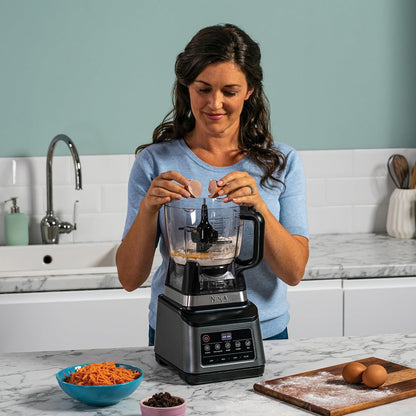 Ninja 3-in-1 Küchenmaschine & Mixer mit 5 Programmen: Mixen, Max Mixen, Hacken, Mischen, Pürieren, 1,8L Schüssel, 2,1L Krug, 700ml Becher, 1200W, spülmaschinenfest, Auto-iQ, Schwarz BN800EU